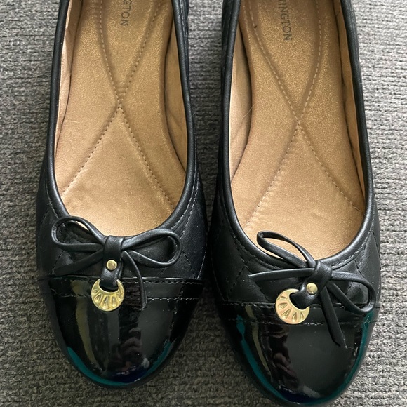 Covington Women’s Flats Size 10 - Picture 1 of 3